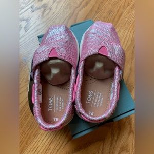 NIB Toms Bimini peony slubby metallic shoes in size 6